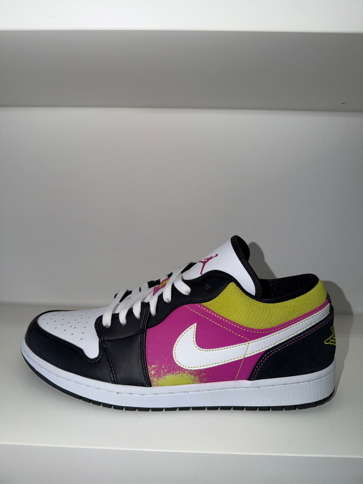 Nike Air Jordan 1 Low SE Spray Paint