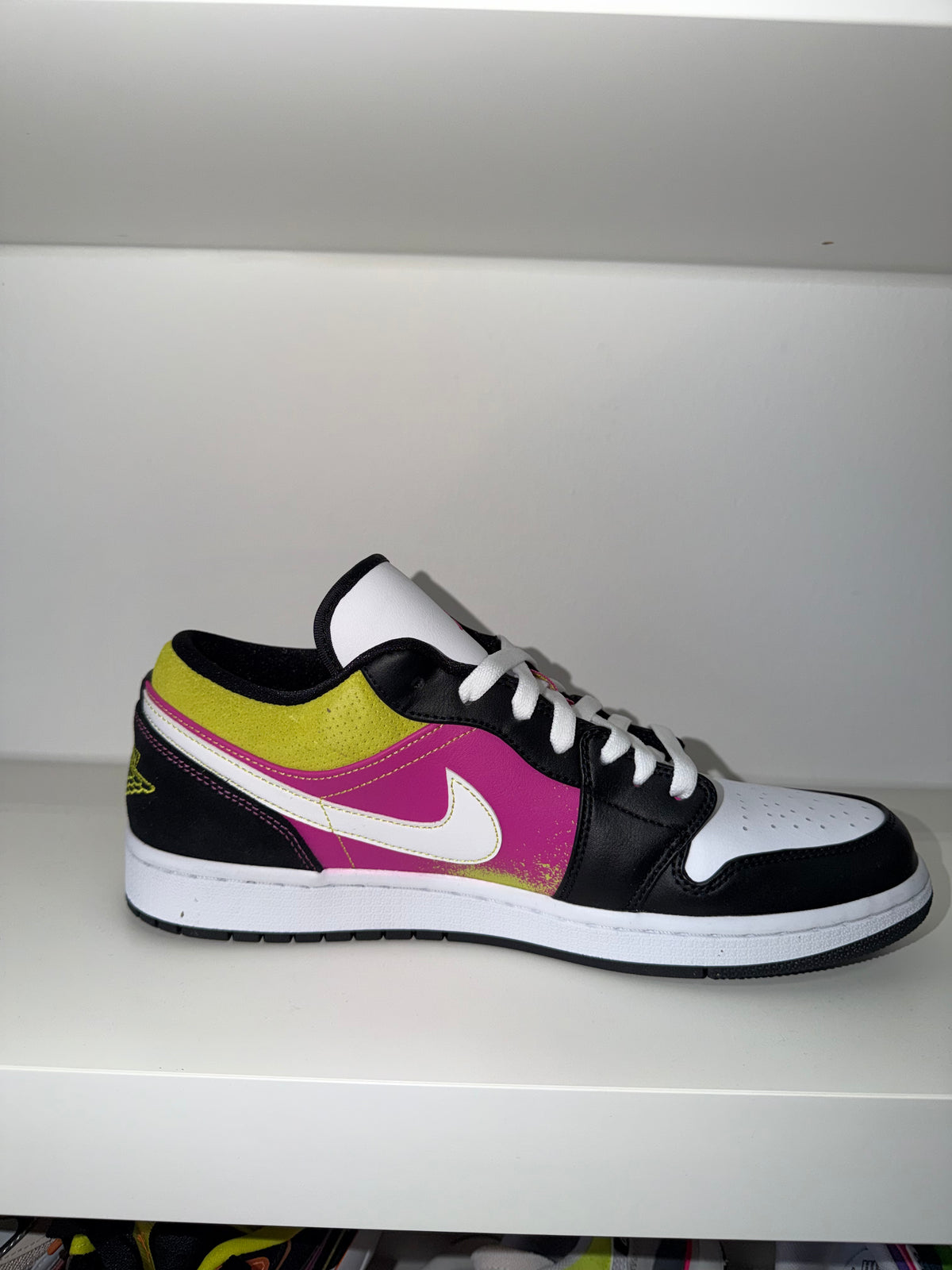 Nike Air Jordan 1 Low SE Spray Paint