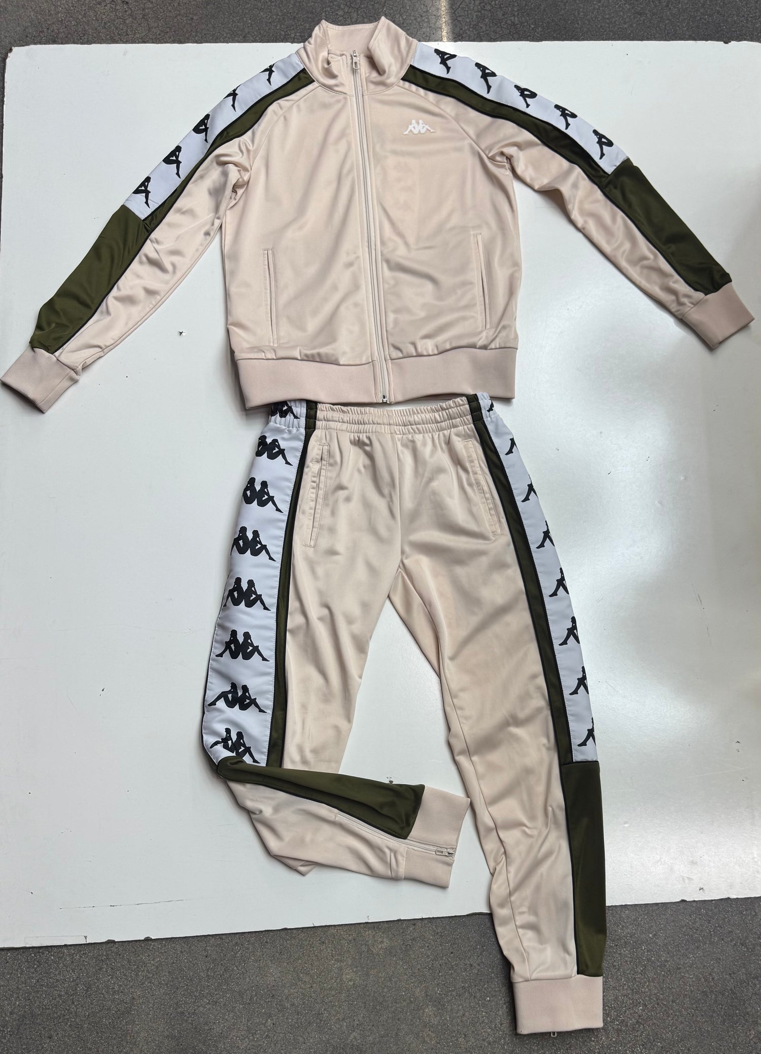 lookbook image shop_this_look_AVdw3f