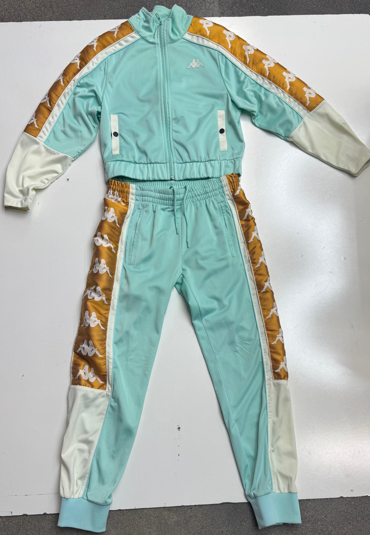 lookbook image shop_this_look_EcLGgQ